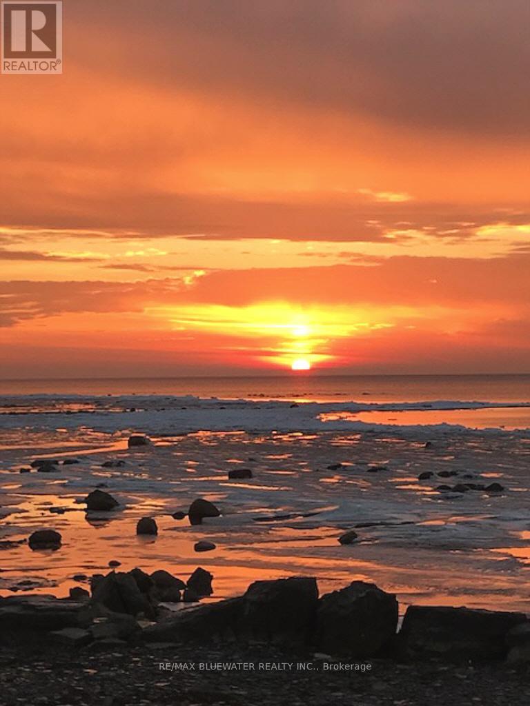 9714 Lake Road, Lambton Shores, Ontario  N0N 1J1 - Photo 31 - X13039314