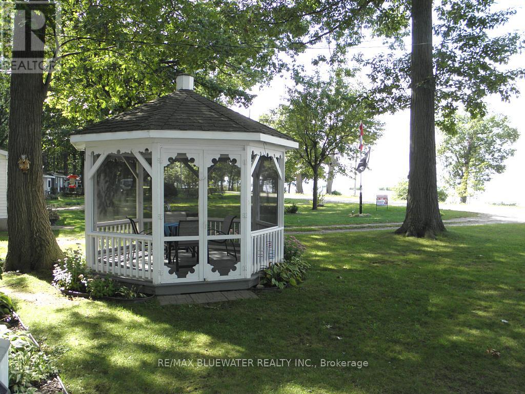 9714 Lake Road, Lambton Shores, Ontario  N0N 1J1 - Photo 4 - X13039314