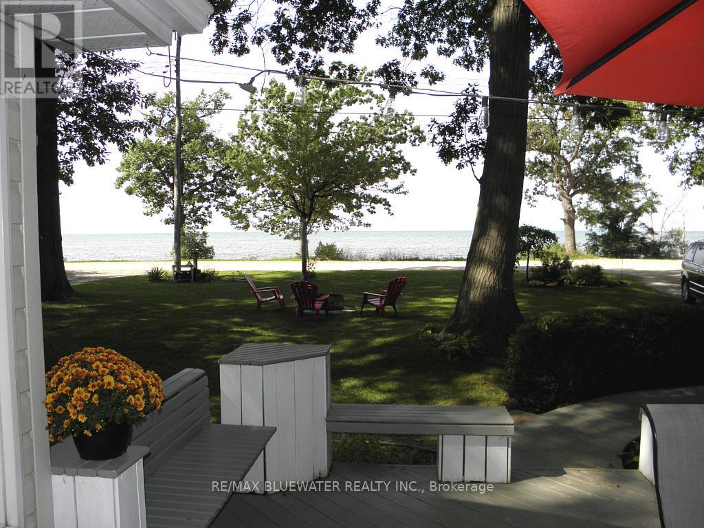 9714 Lake Road, Lambton Shores, Ontario  N0N 1J1 - Photo 5 - X13039314