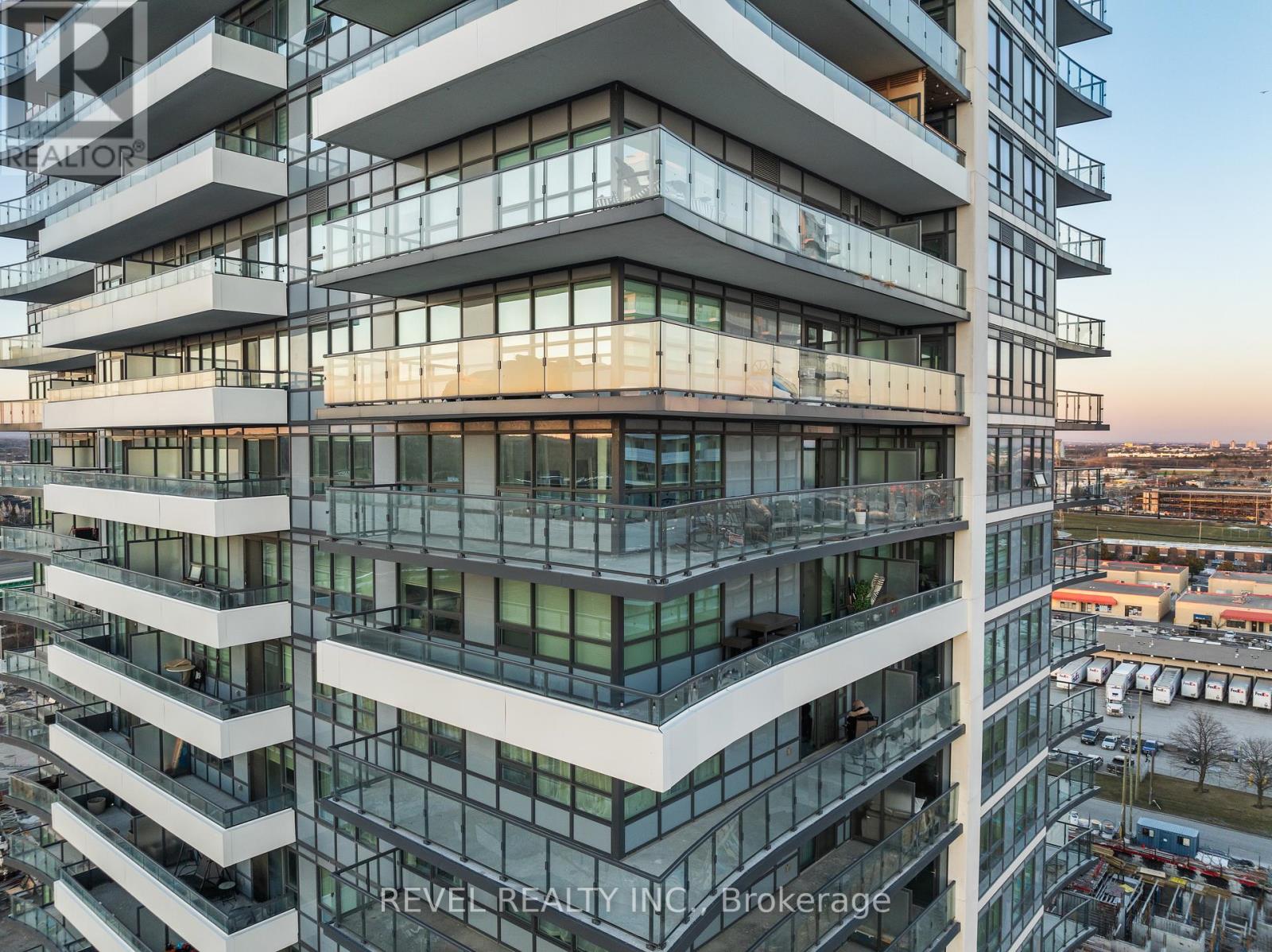 1704 - 1455 Celebration Drive, Pickering, Ontario  L1W 0C3 - Photo 32 - E13039294