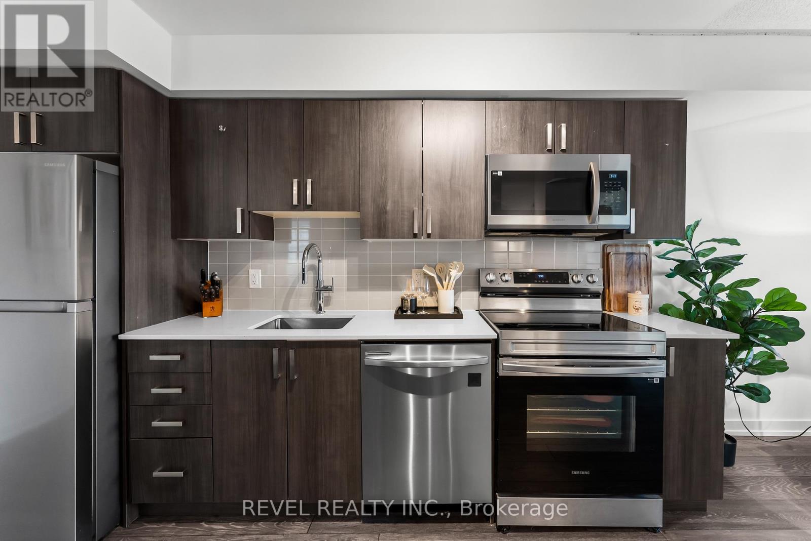 1704 - 1455 Celebration Drive, Pickering, Ontario  L1W 0C3 - Photo 5 - E13039294