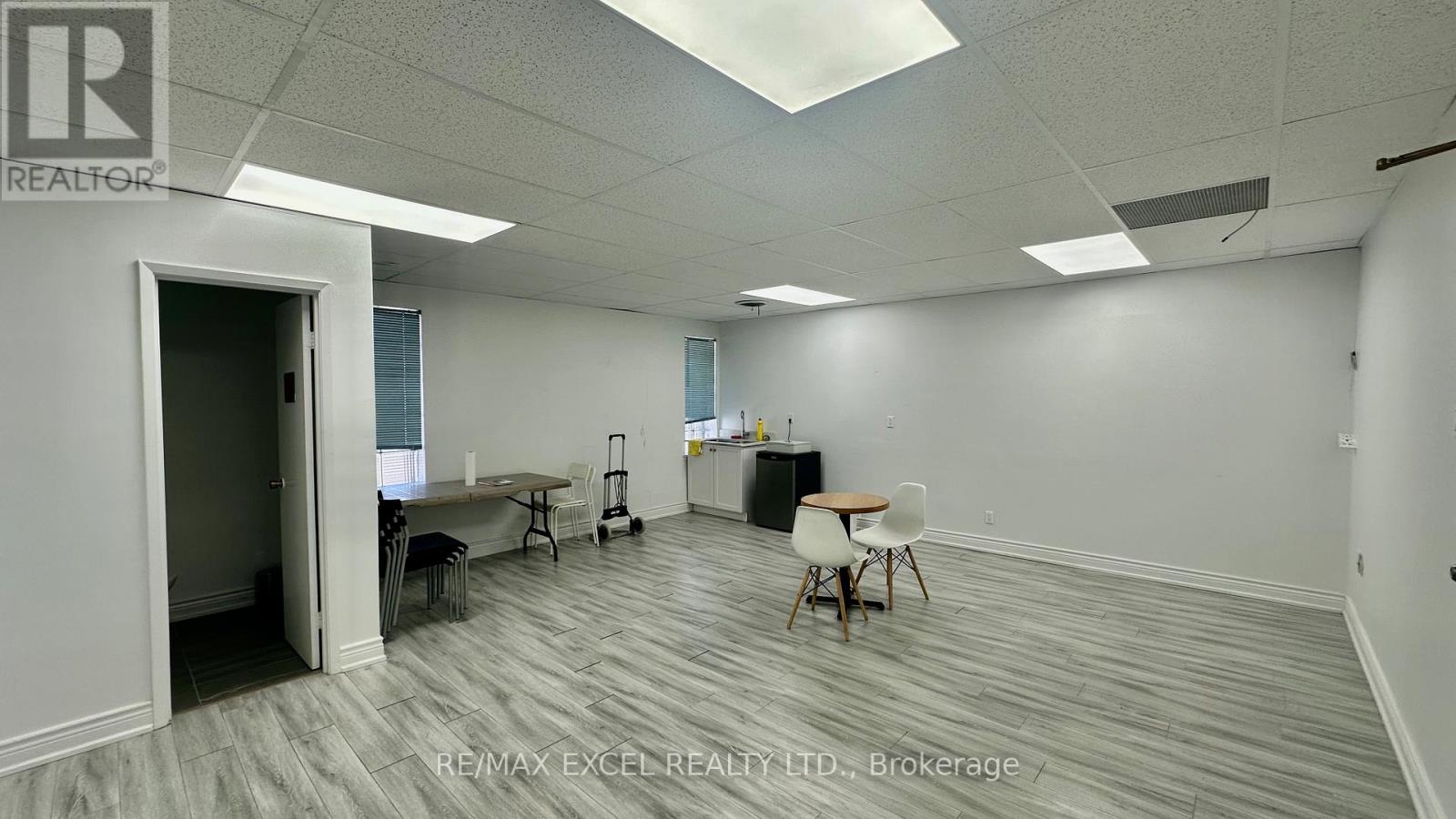 Unknown Address, ,    - Photo 2 - E13039376