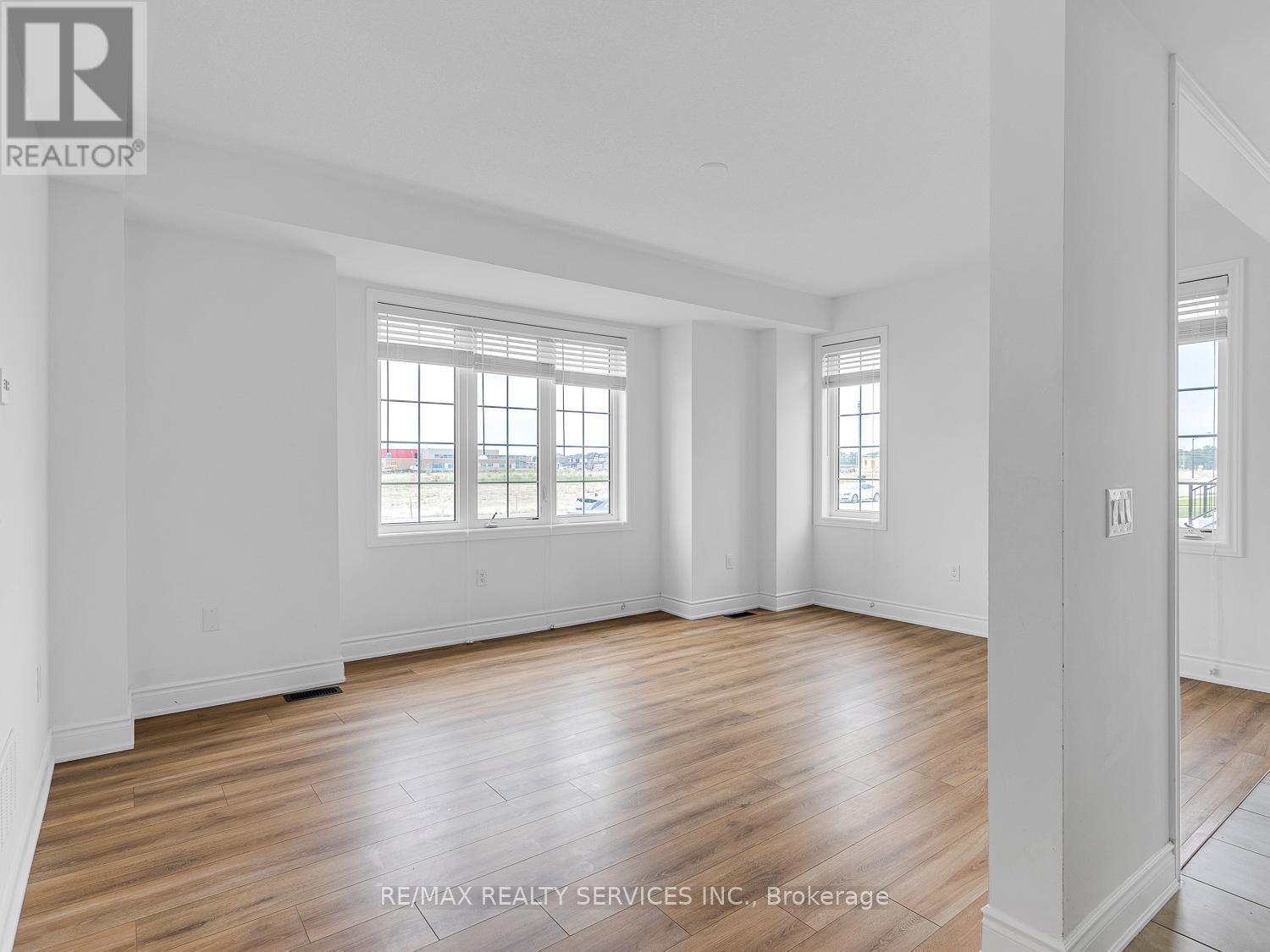 66 Stately Drive, Wasaga Beach, Ontario  L9Z 0L6 - Photo 11 - S13039410