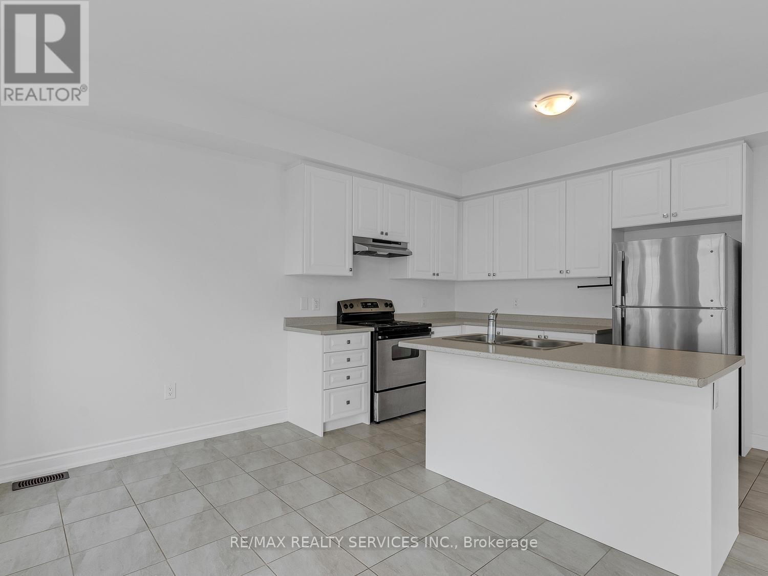 66 Stately Drive, Wasaga Beach, Ontario  L9Z 0L6 - Photo 18 - S13039410