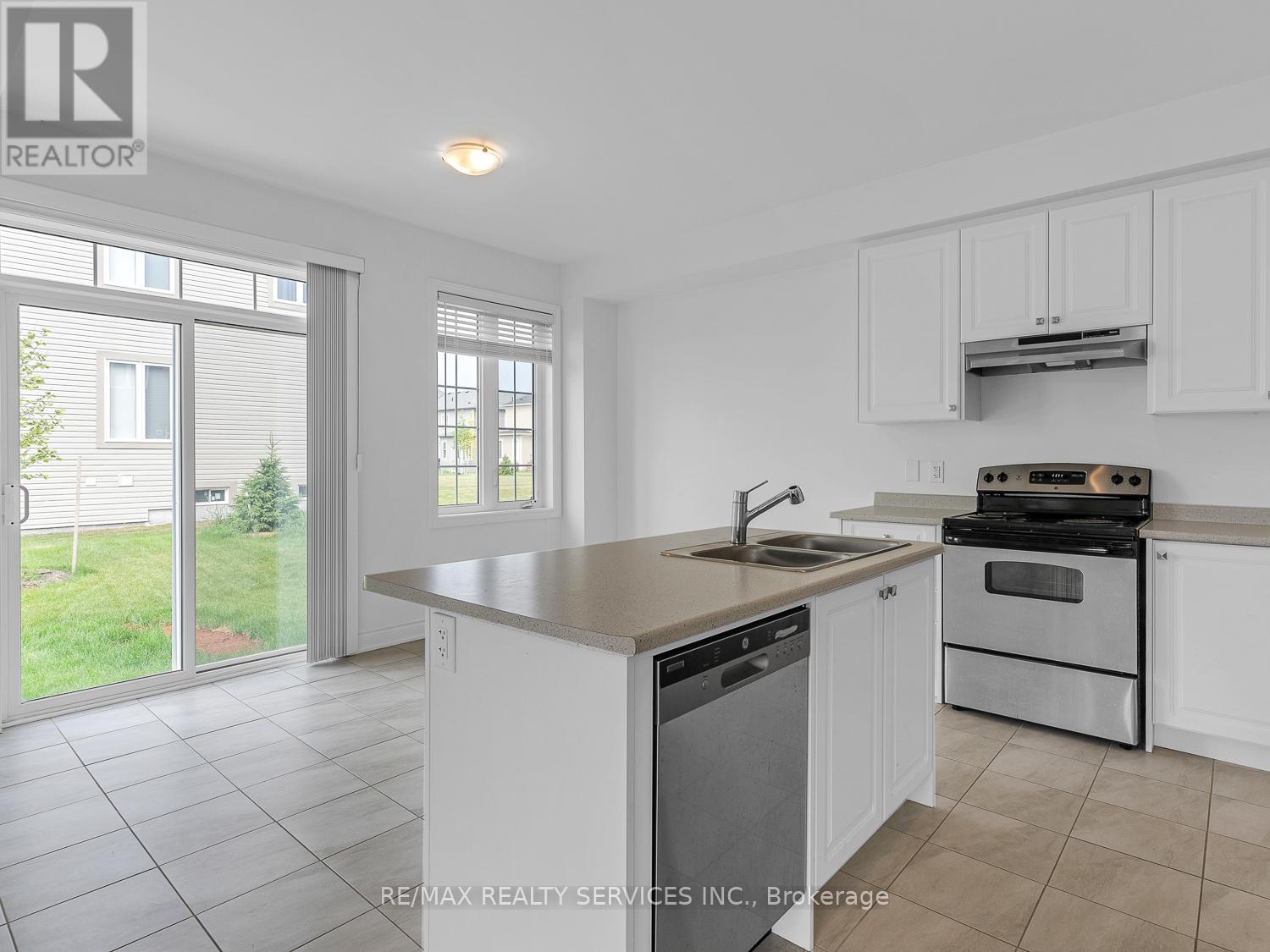 66 Stately Drive, Wasaga Beach, Ontario  L9Z 0L6 - Photo 21 - S13039410