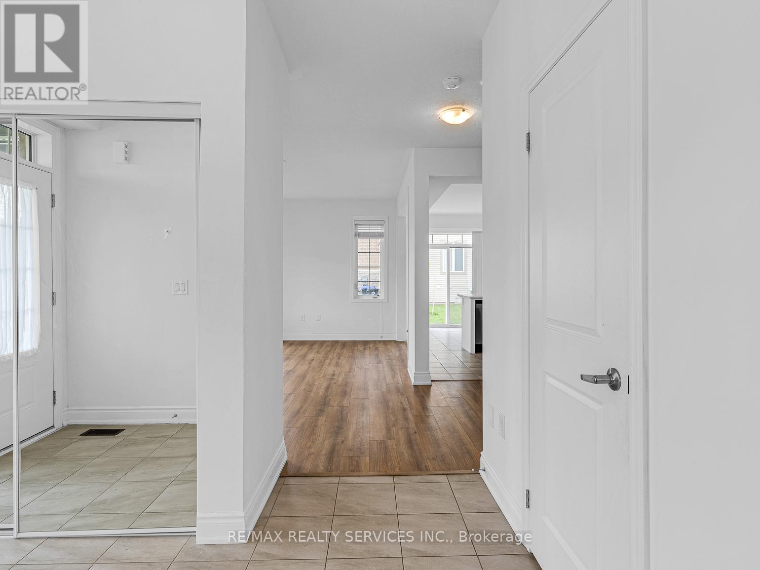 66 Stately Drive, Wasaga Beach, Ontario  L9Z 0L6 - Photo 9 - S13039410