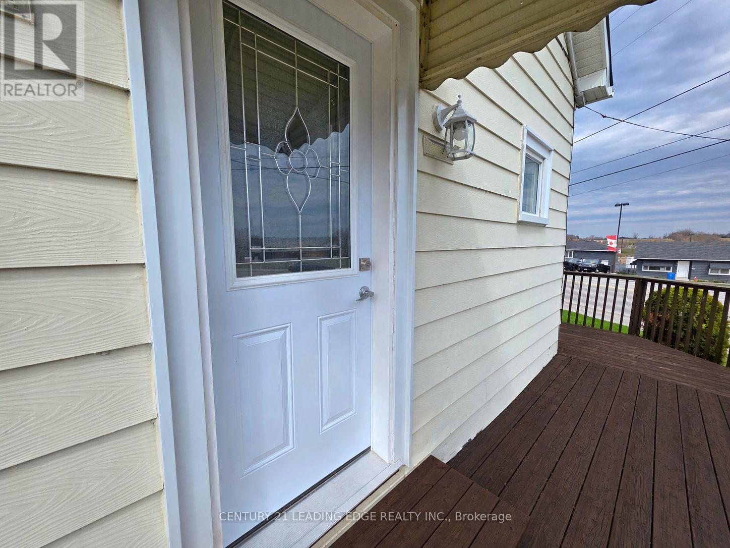 500 The Queensway South, Georgina, Ontario  L4P 2E3 - Photo 6 - N13031126