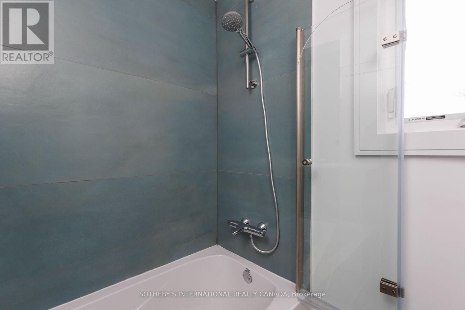 159 Humbervale Boulevard, Toronto, Ontario  M8Y 3P9 - Photo 37 - W12728724