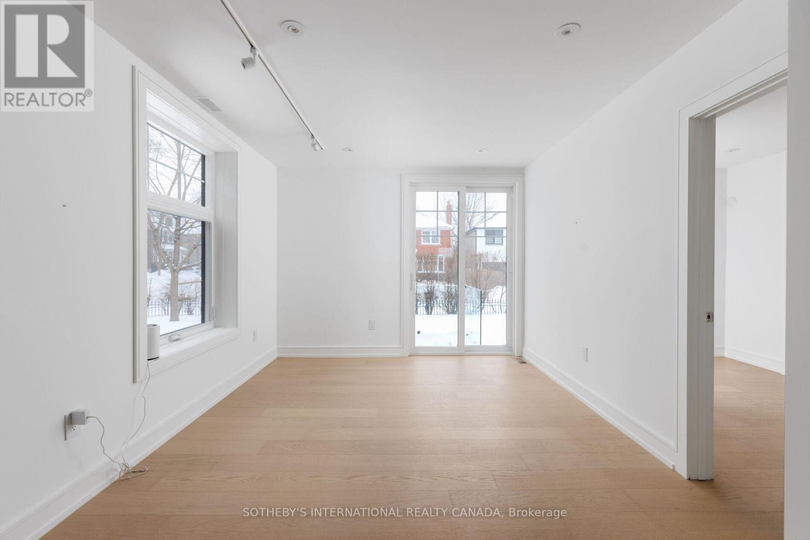 159 Humbervale Boulevard, Toronto, Ontario  M8Y 3P9 - Photo 18 - W12728724