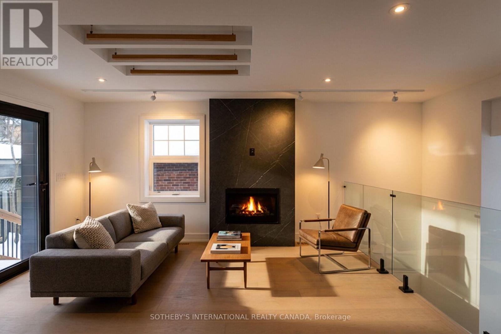 159 Humbervale Boulevard, Toronto, Ontario  M8Y 3P9 - Photo 10 - W12728724