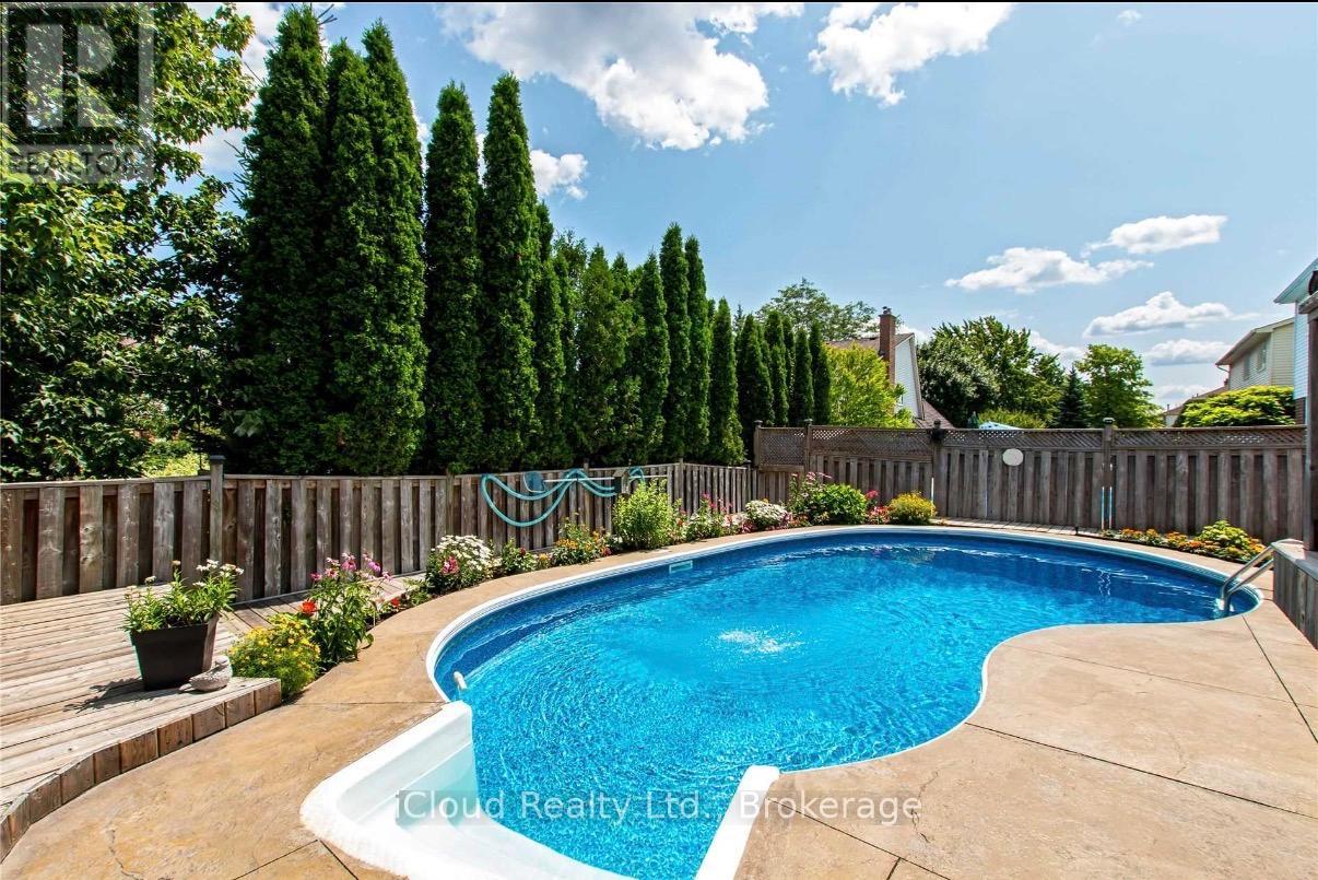 2067 Hunters Wood Drive, Burlington, Ontario  L7M 2T1 - Photo 22 - W13037658