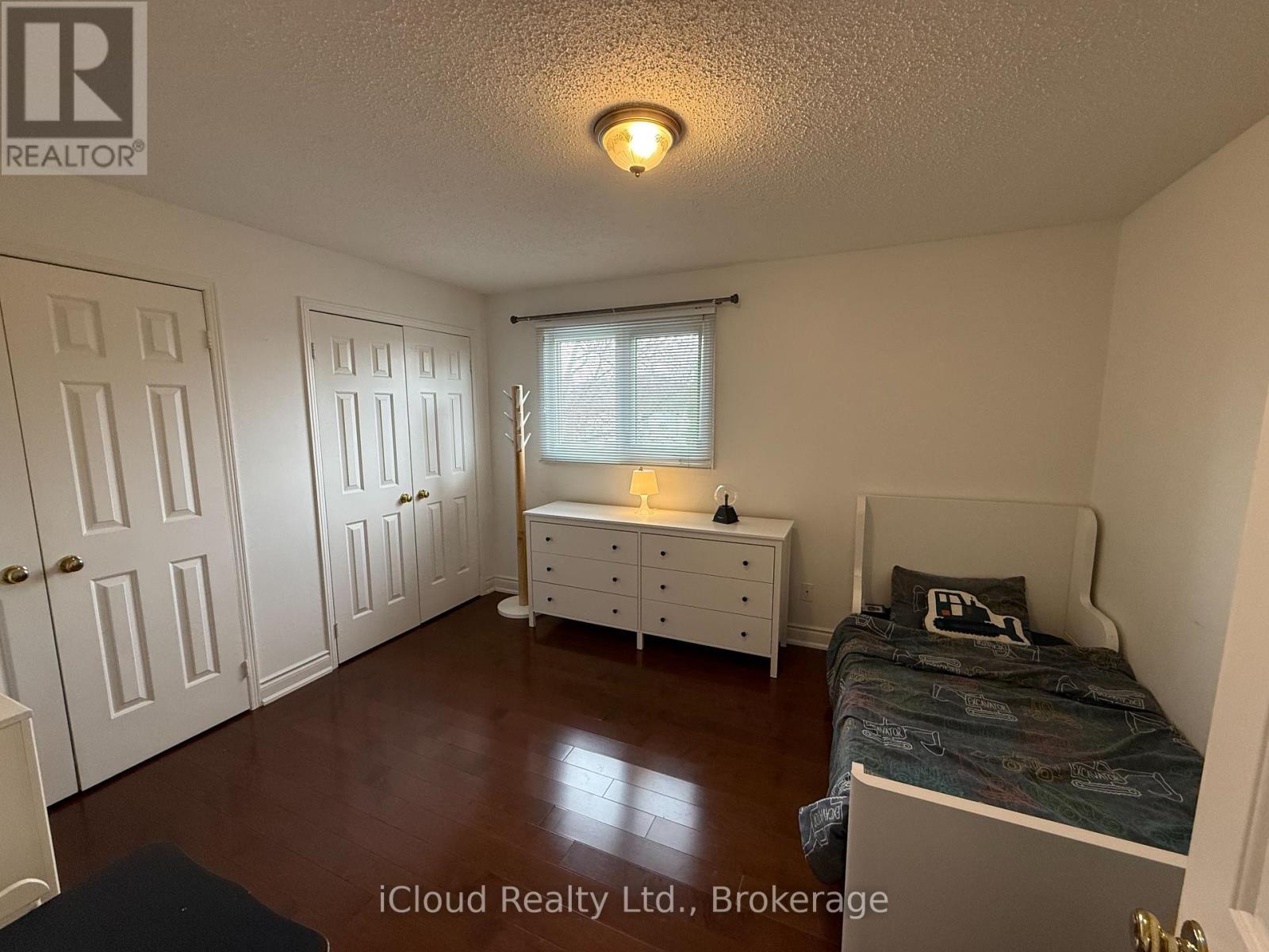 2067 Hunters Wood Drive, Burlington, Ontario  L7M 2T1 - Photo 16 - W13037658