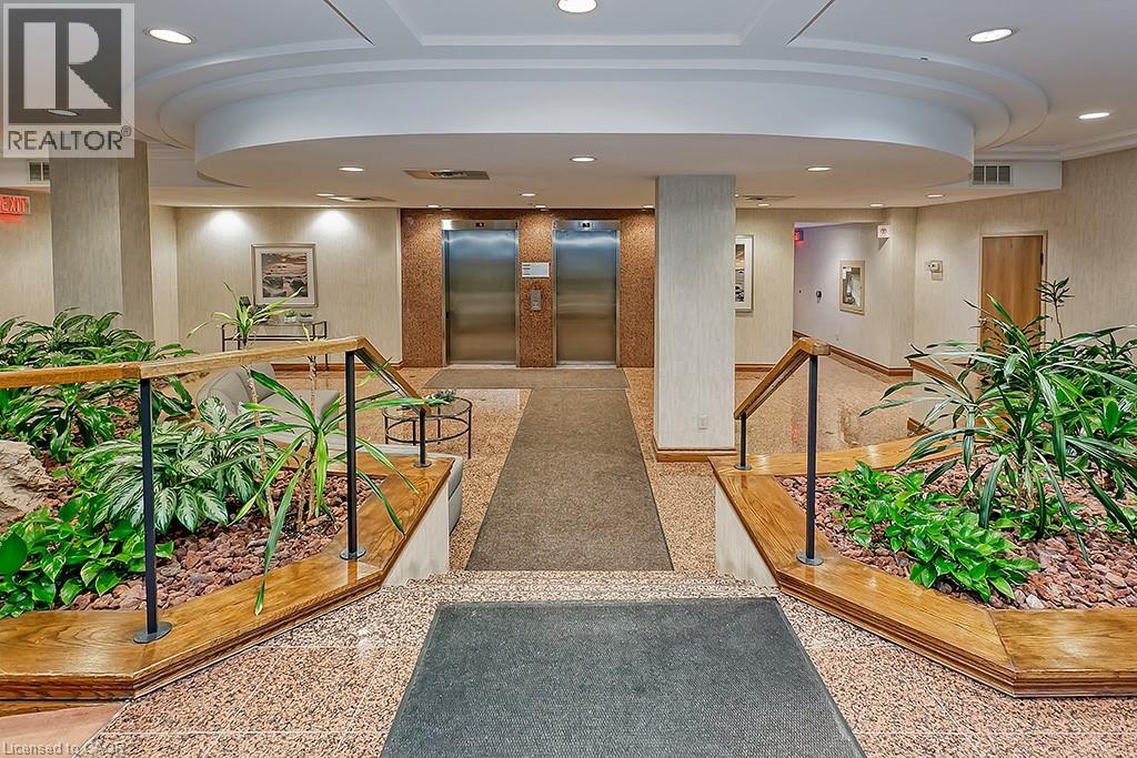 1905 Pilgrims Way Unit# 203, Oakville, Ontario  L6M 2X2 - Photo 3 - 40823084