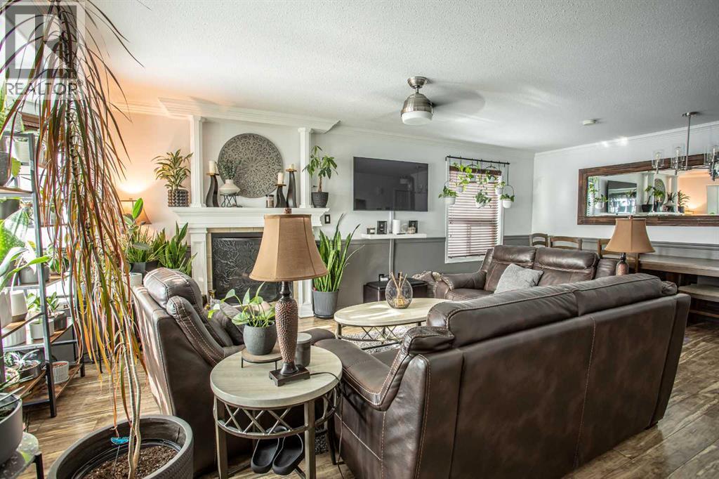 10204 Chinchaga Drive, High Level, Alberta  T0H 1Z0 - Photo 4 - A2290912