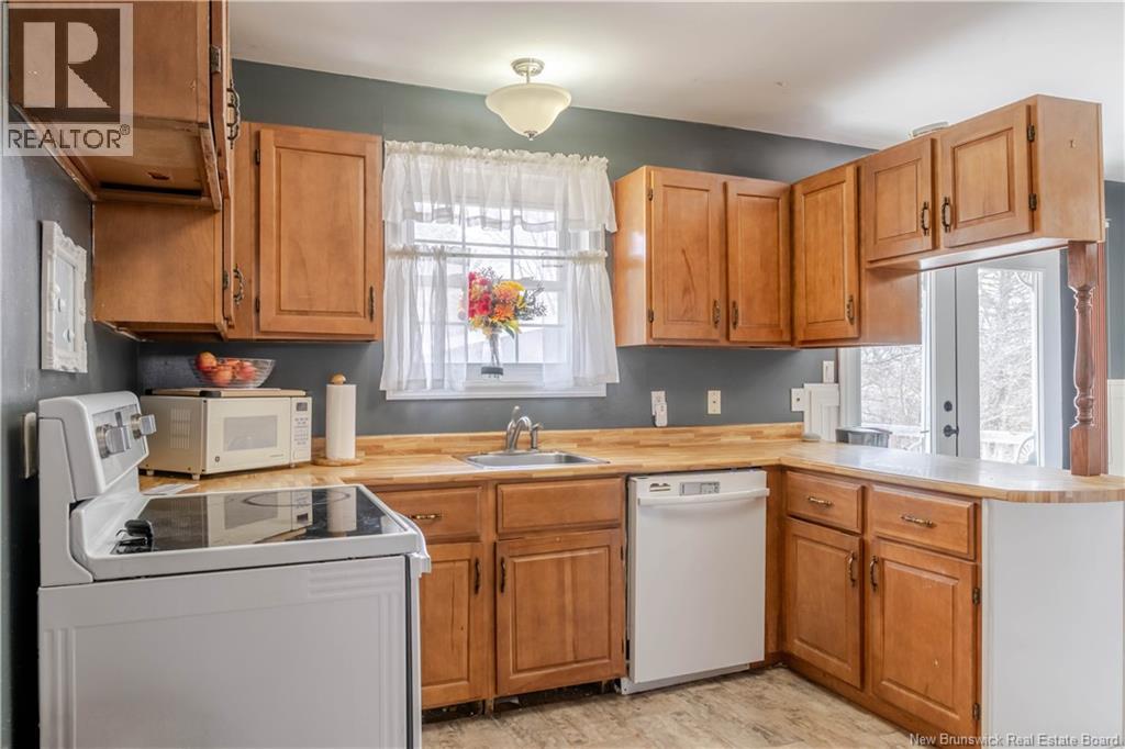 298 Highland Avenue, Fredericton, New Brunswick  E3A 2S6 - Photo 11 - NB137520