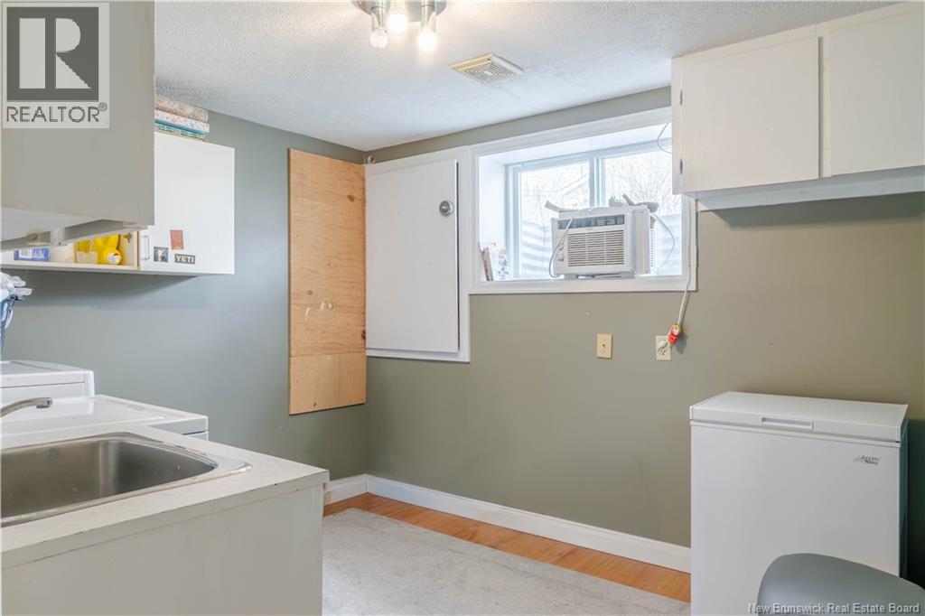 298 Highland Avenue, Fredericton, New Brunswick  E3A 2S6 - Photo 32 - NB137520