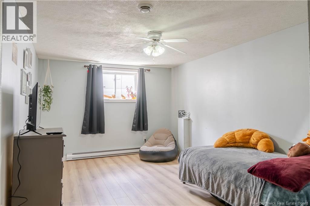 298 Highland Avenue, Fredericton, New Brunswick  E3A 2S6 - Photo 37 - NB137520