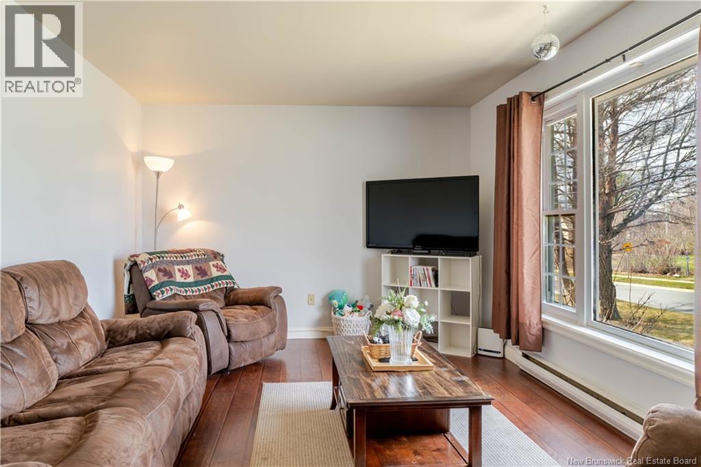 298 Highland Avenue, Fredericton, New Brunswick  E3A 2S6 - Photo 7 - NB137520
