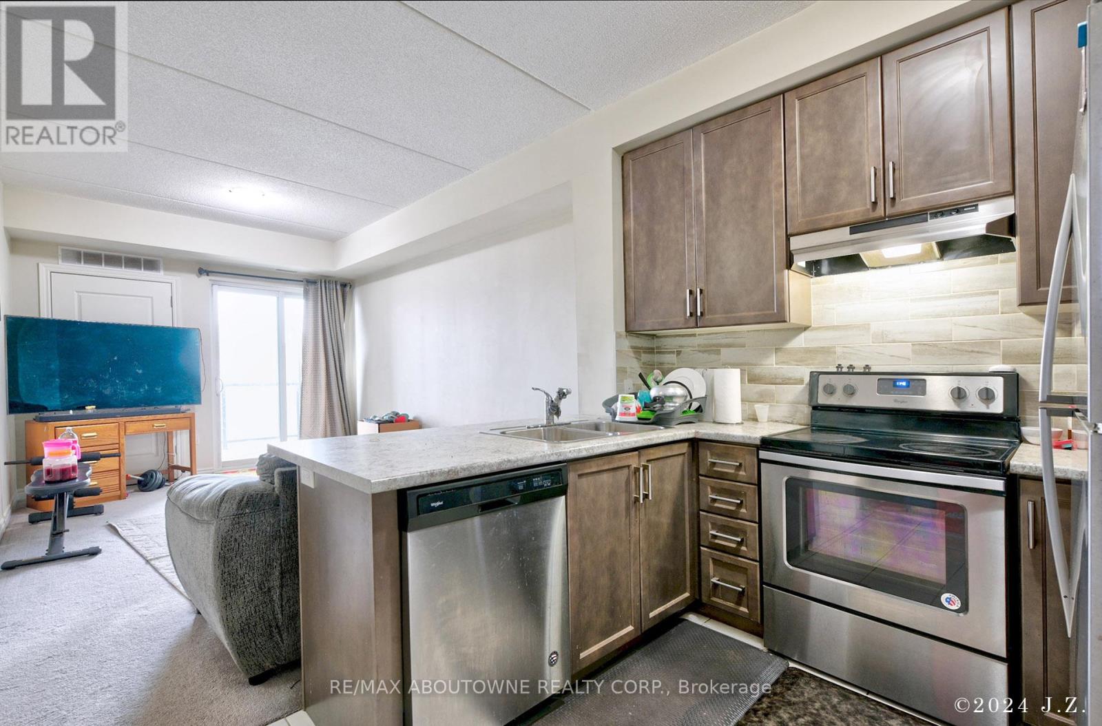 203 - 620 Sauve Street, Milton, Ontario  L9T 9A5 - Photo 6 - W13039276