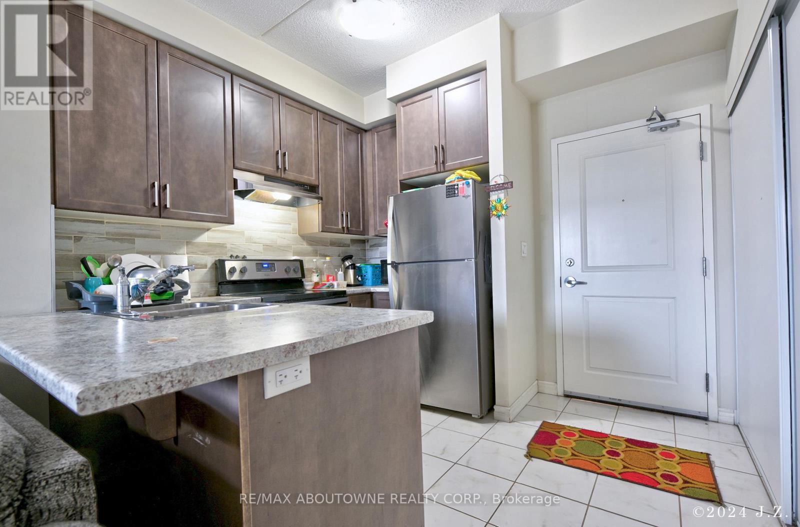 203 - 620 Sauve Street, Milton, Ontario  L9T 9A5 - Photo 8 - W13039276