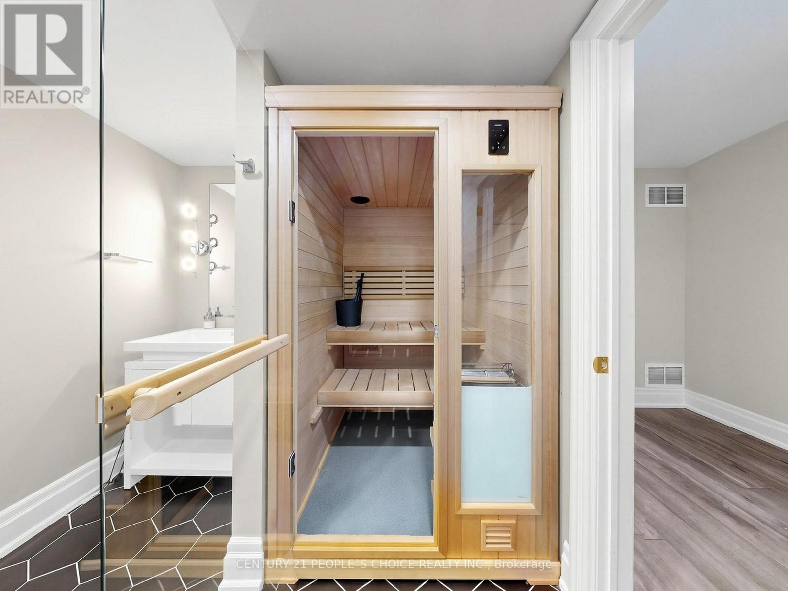 1321 Granrock Crescent, Mississauga, Ontario  L5V 0E1 - Photo 37 - W13039364