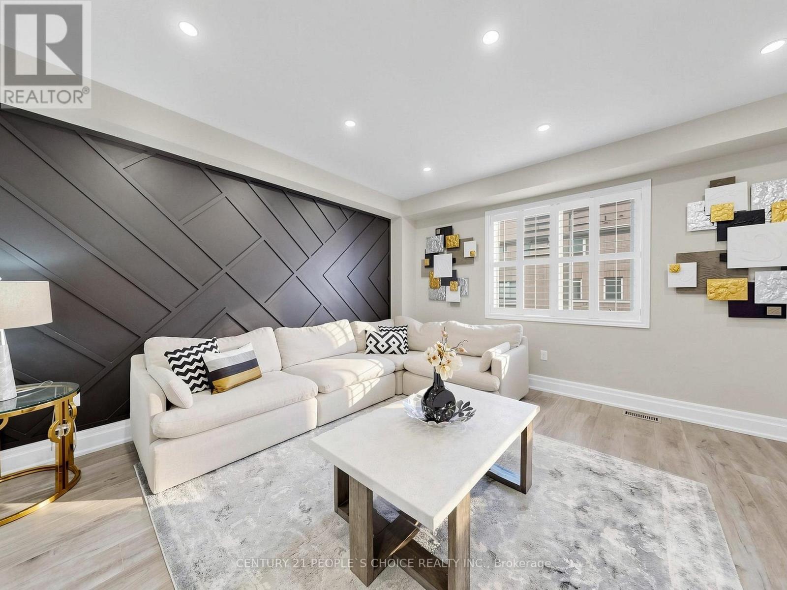 1321 Granrock Crescent, Mississauga, Ontario  L5V 0E1 - Photo 5 - W13039364