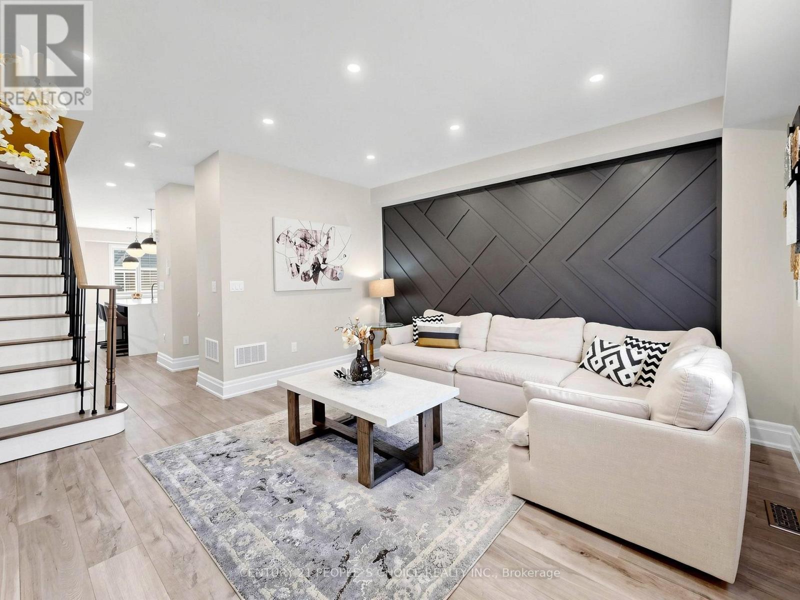 1321 Granrock Crescent, Mississauga, Ontario  L5V 0E1 - Photo 7 - W13039364