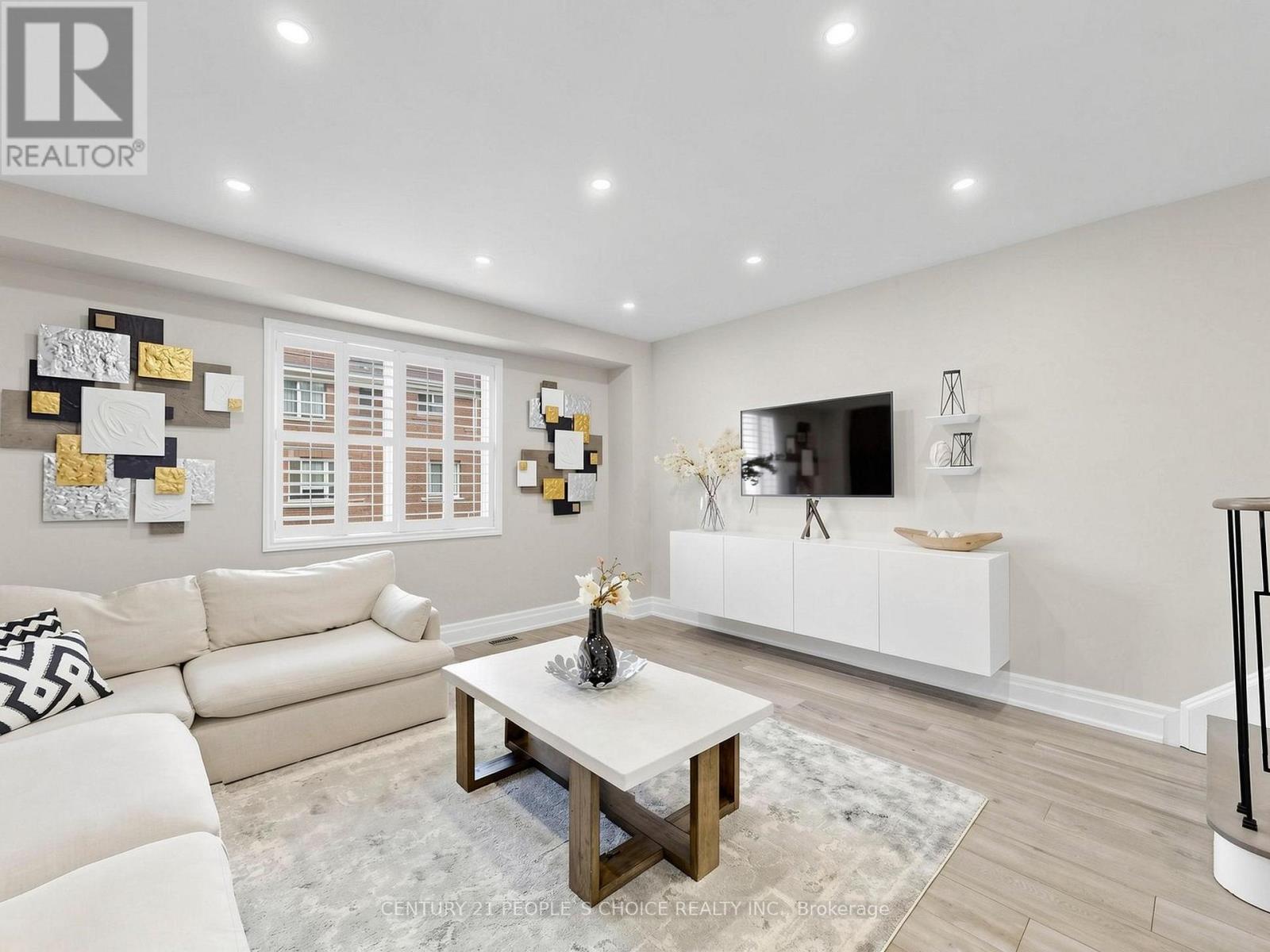 1321 Granrock Crescent, Mississauga, Ontario  L5V 0E1 - Photo 9 - W13039364