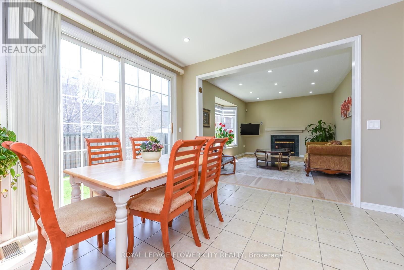 19 Maldives Crescent N, Brampton, Ontario  L6P 1L5 - Photo 14 - W13039366