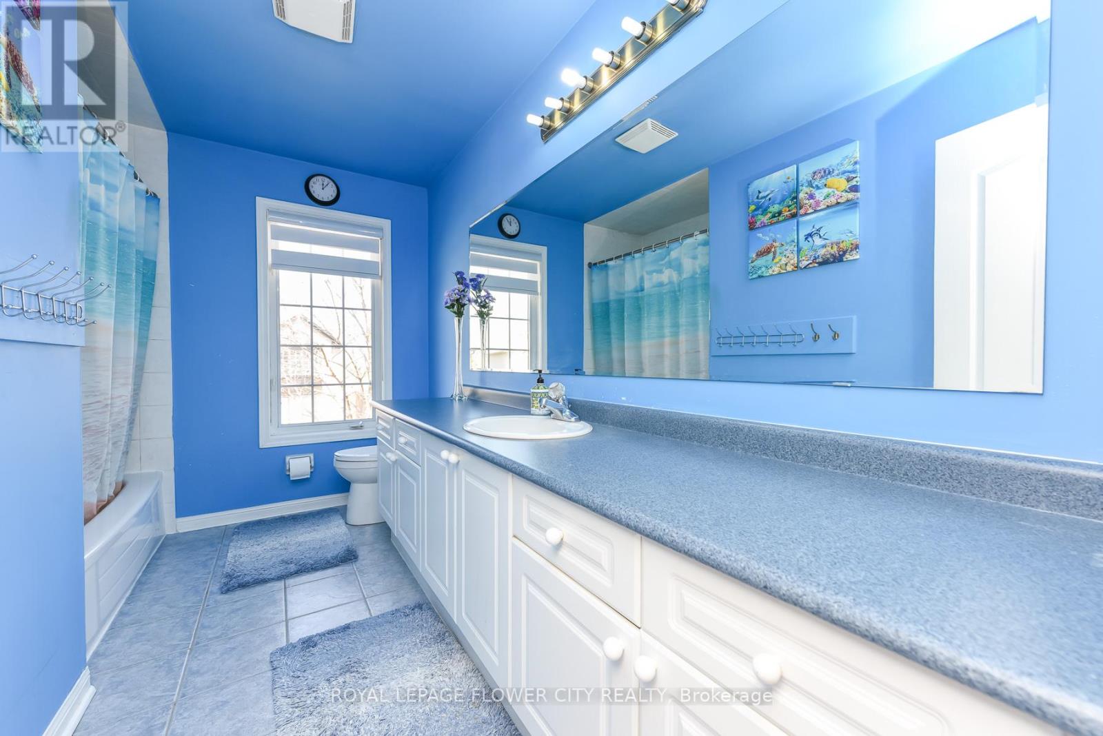 19 Maldives Crescent N, Brampton, Ontario  L6P 1L5 - Photo 24 - W13039366