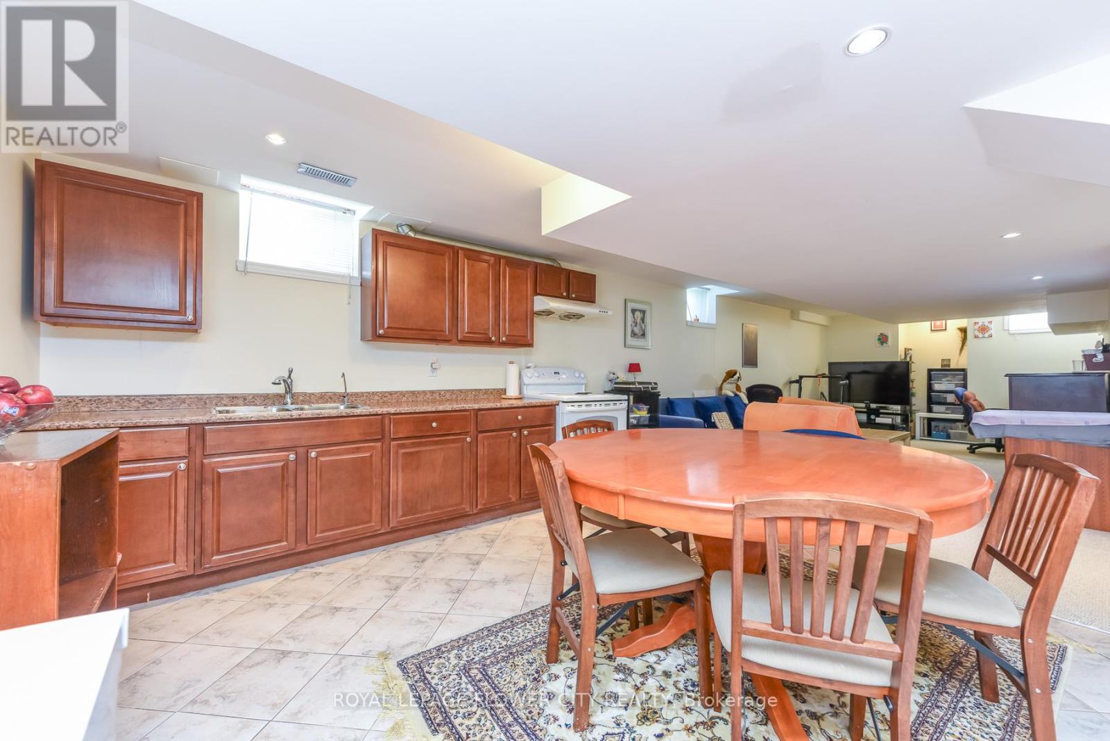 19 Maldives Crescent N, Brampton, Ontario  L6P 1L5 - Photo 34 - W13039366