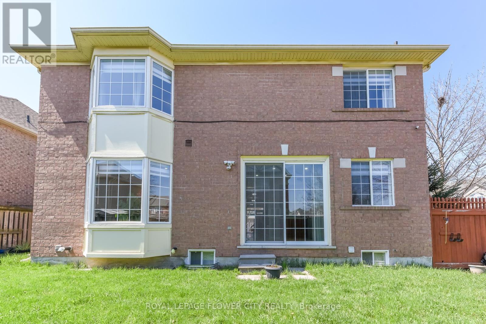 19 Maldives Crescent N, Brampton, Ontario  L6P 1L5 - Photo 42 - W13039366