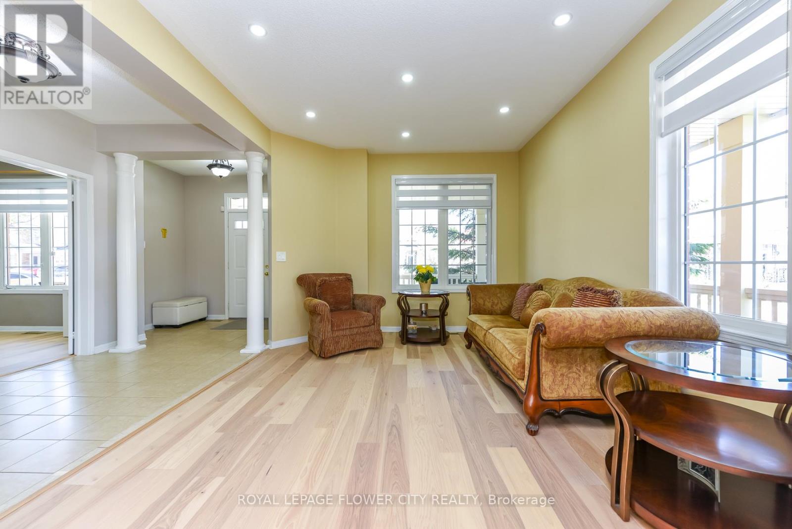 19 Maldives Crescent N, Brampton, Ontario  L6P 1L5 - Photo 5 - W13039366