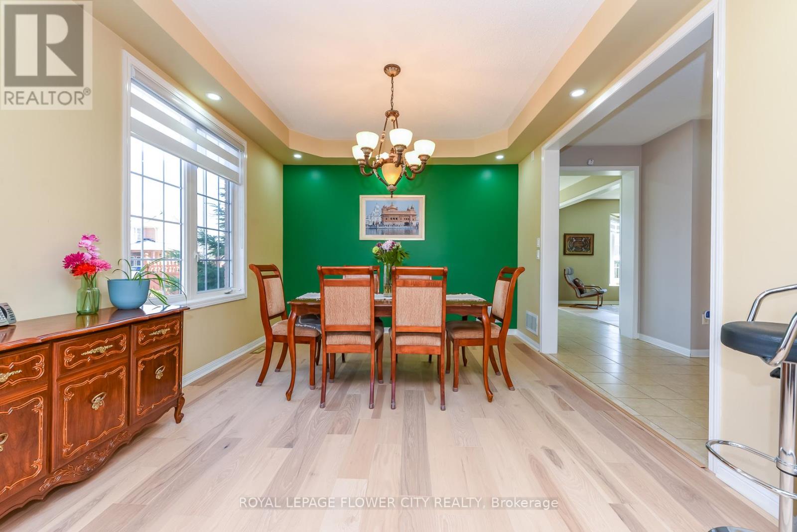 19 Maldives Crescent N, Brampton, Ontario  L6P 1L5 - Photo 6 - W13039366