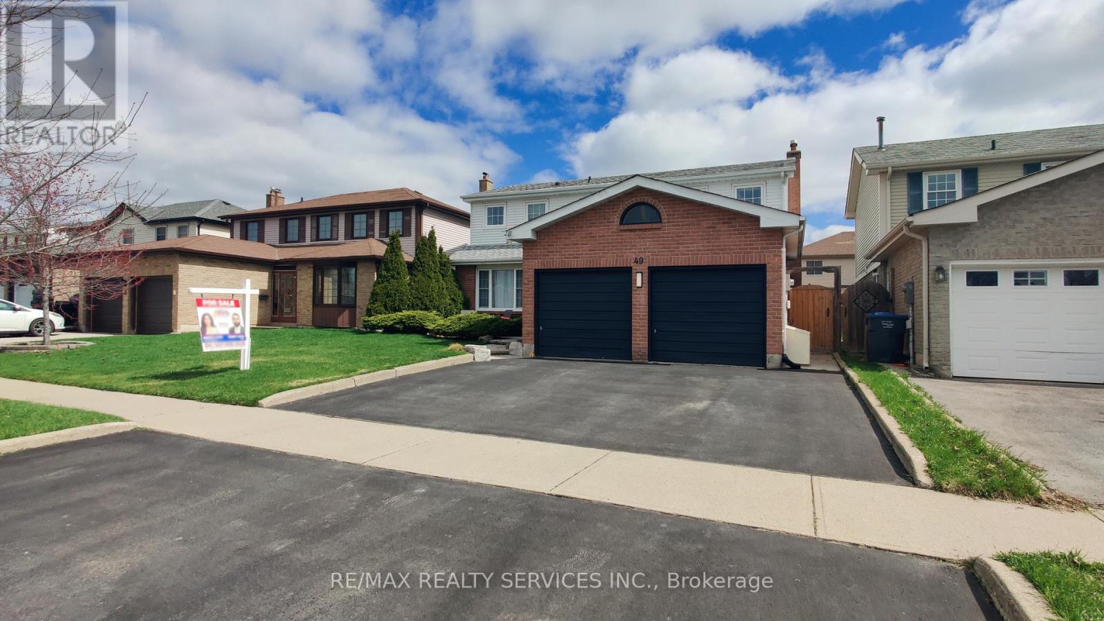 49 Mikado Crescent, Brampton, Ontario  L6S 3R5 - Photo 2 - W13039382