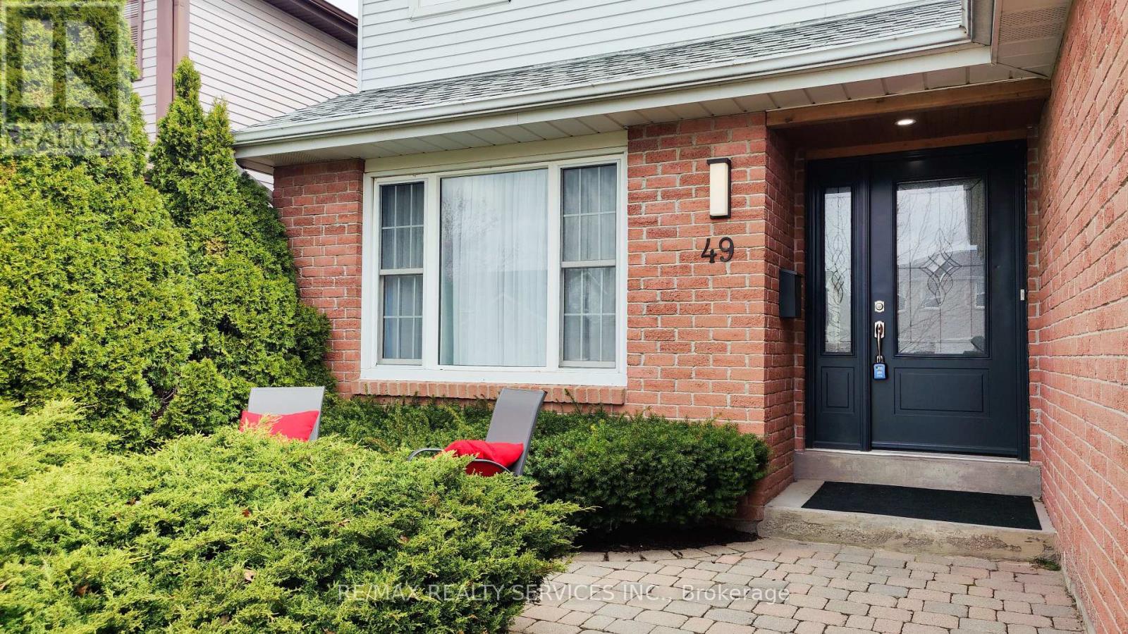 49 Mikado Crescent, Brampton, Ontario  L6S 3R5 - Photo 4 - W13039382