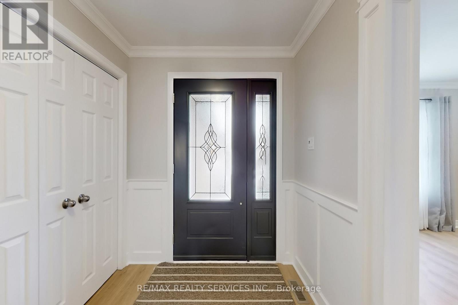 49 Mikado Crescent, Brampton, Ontario  L6S 3R5 - Photo 5 - W13039382