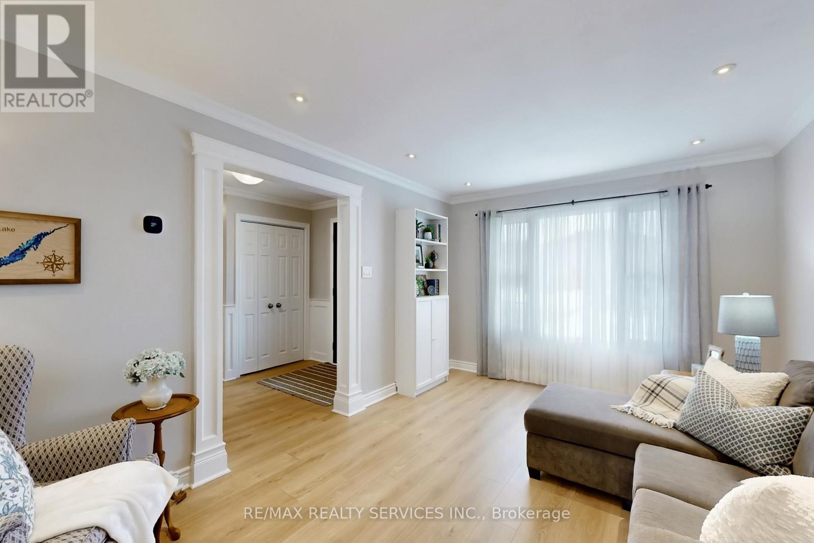 49 Mikado Crescent, Brampton, Ontario  L6S 3R5 - Photo 7 - W13039382