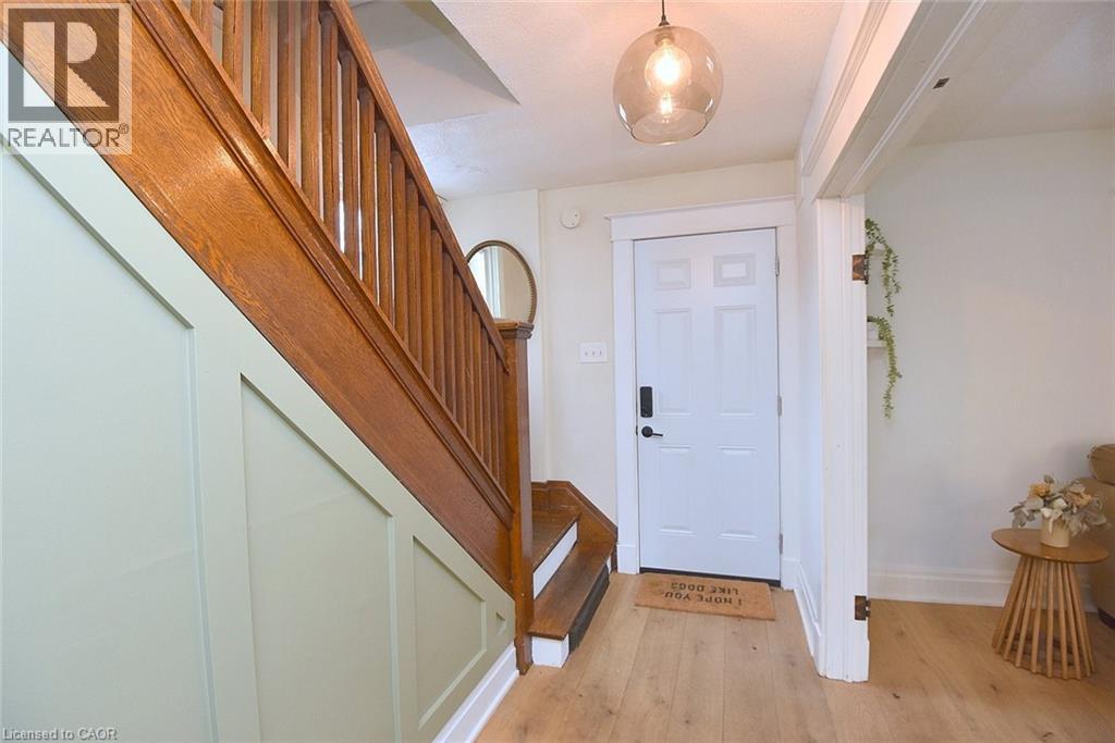 24 Fitzgerald Street, St. Catharines, Ontario  L2R 4B3 - Photo 4 - 40807895