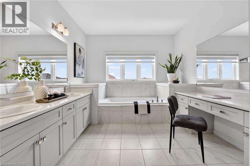 4057 Highland Park Drive, Beamsville, Ontario  L3J 0S9 - Photo 4 - 40819878