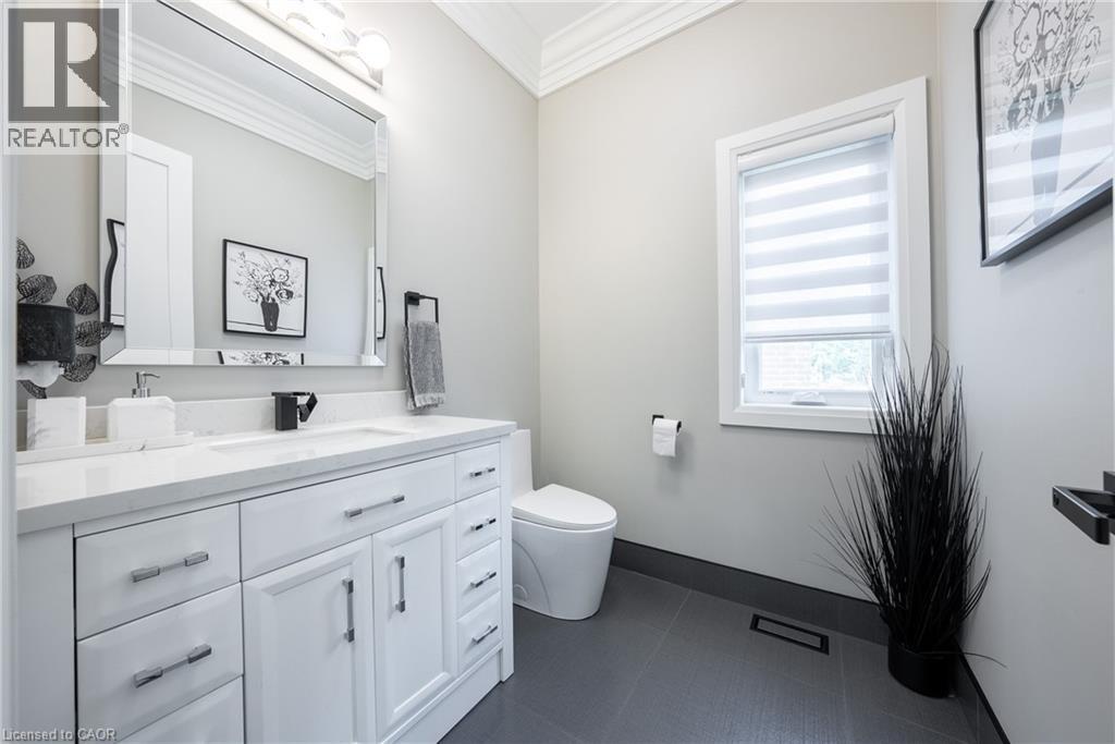 8378 Chippewa Road N, Mount Hope, Ontario  L0R 1W0 - Photo 16 - 40823814