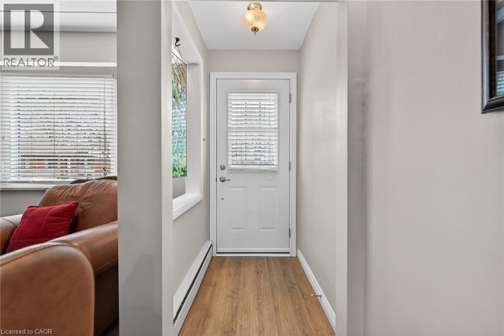 27 Camille Court, Hamilton, Ontario  L8T 2C8 - Photo 4 - 40823867