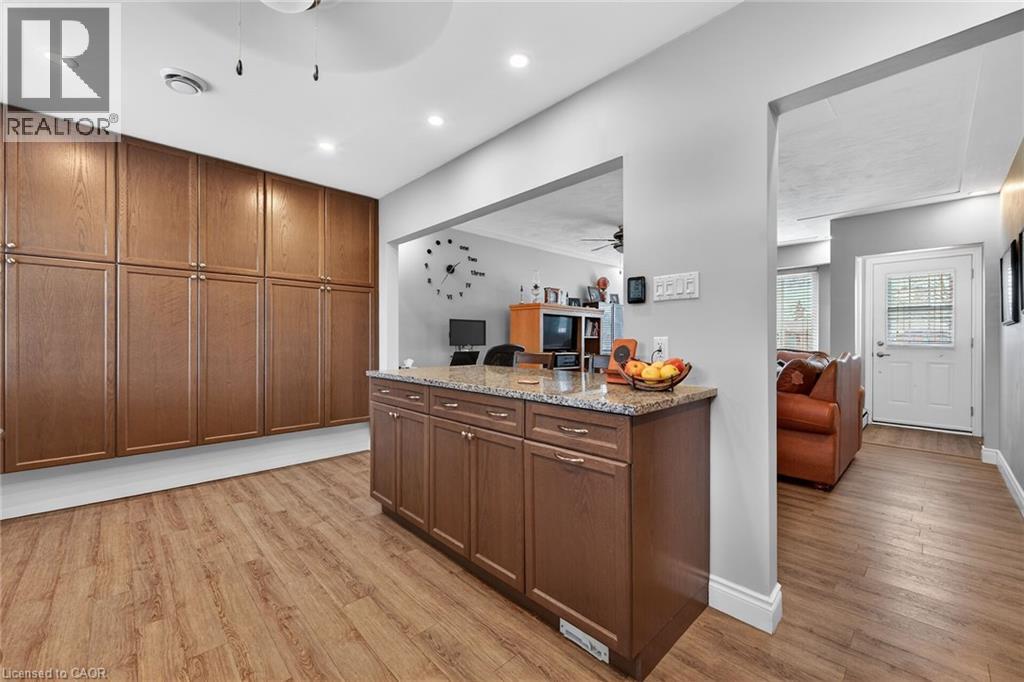 27 Camille Court, Hamilton, Ontario  L8T 2C8 - Photo 10 - 40823867