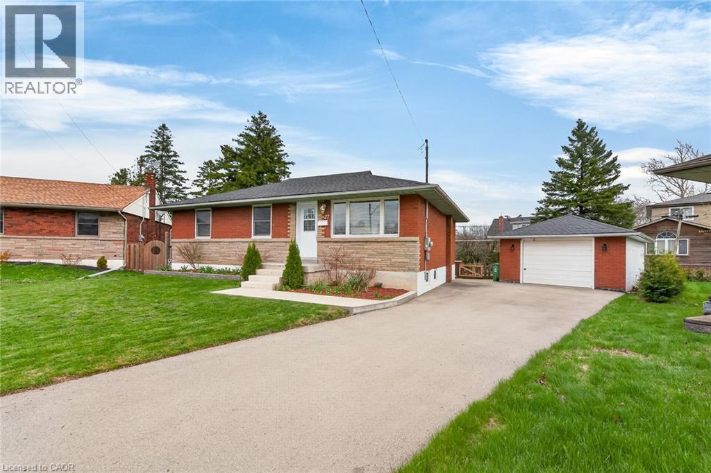 27 Camille Court, Hamilton, Ontario  L8T 2C8 - Photo 2 - 40823867