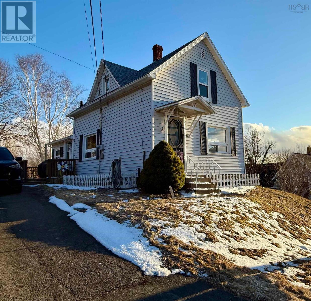 6 Chestnut Street, Trenton, Nova Scotia  B0K 1X0 - Photo 2 - 202605641