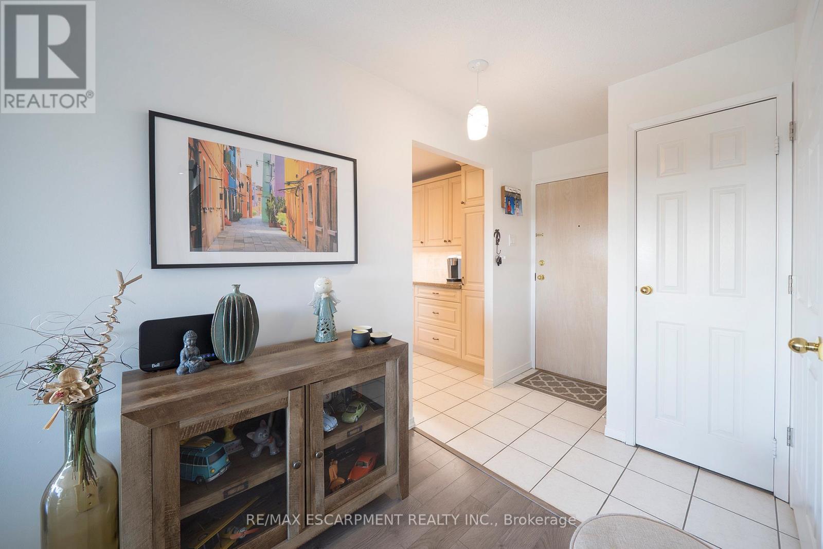 715 - 9 Bonheur Court, Brantford, Ontario  N3P 1Z5 - Photo 4 - X13039398