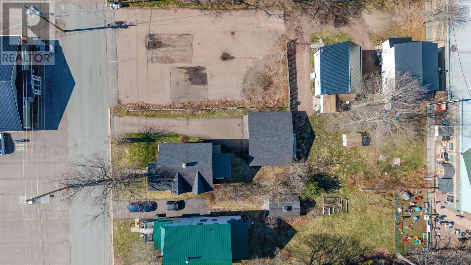 8 Robie Street, Amherst, Nova Scotia  B4H 2C6 - Photo 6 - 202608460