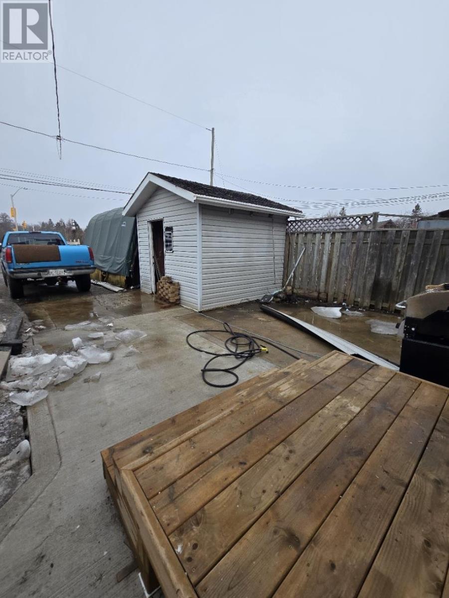 611 Wiley St, Thunder Bay, Ontario  P7C 3N9 - Photo 4 - TB2600723
