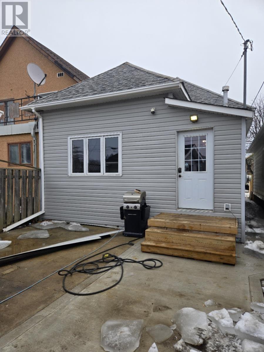 611 Wiley St, Thunder Bay, Ontario  P7C 3N9 - Photo 3 - TB2600723