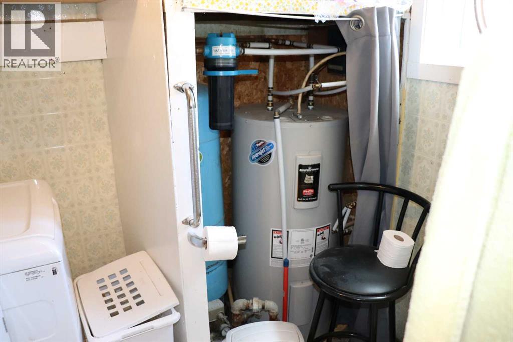 2302 10 Street, Marlboro, Alberta  T7E 3A1 - Photo 10 - A2304721